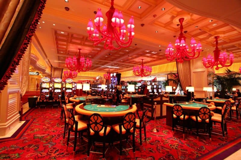 Slot Makinesi Stratejileri: Gece Yarısı Kazanma Rehberi